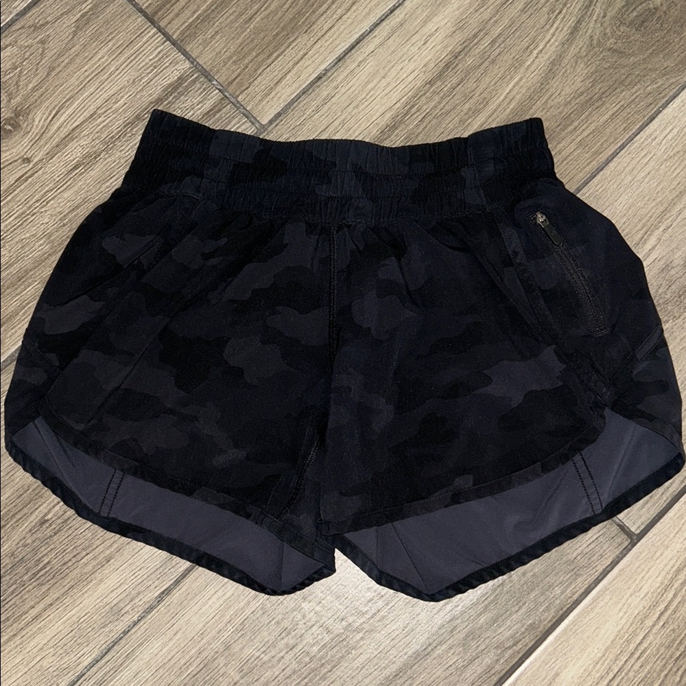Lululemon Tracker Short V 4”